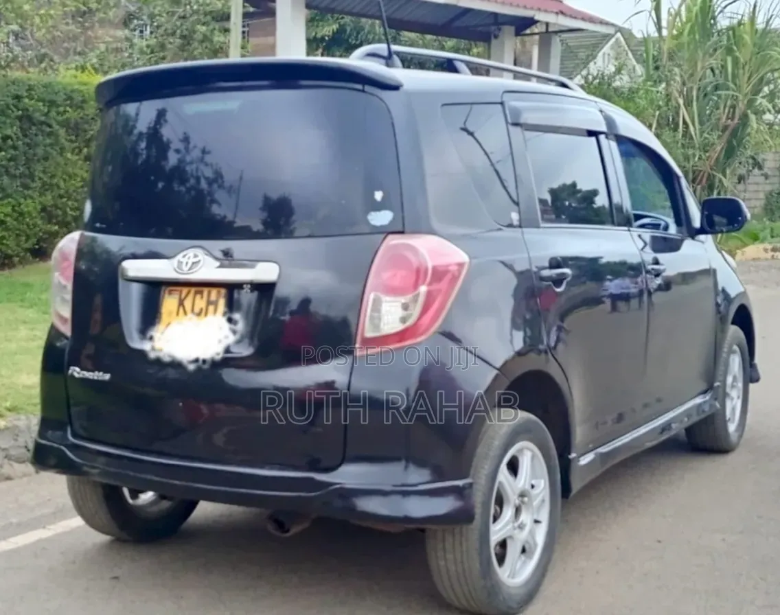 Toyota Ractis 2010 Black