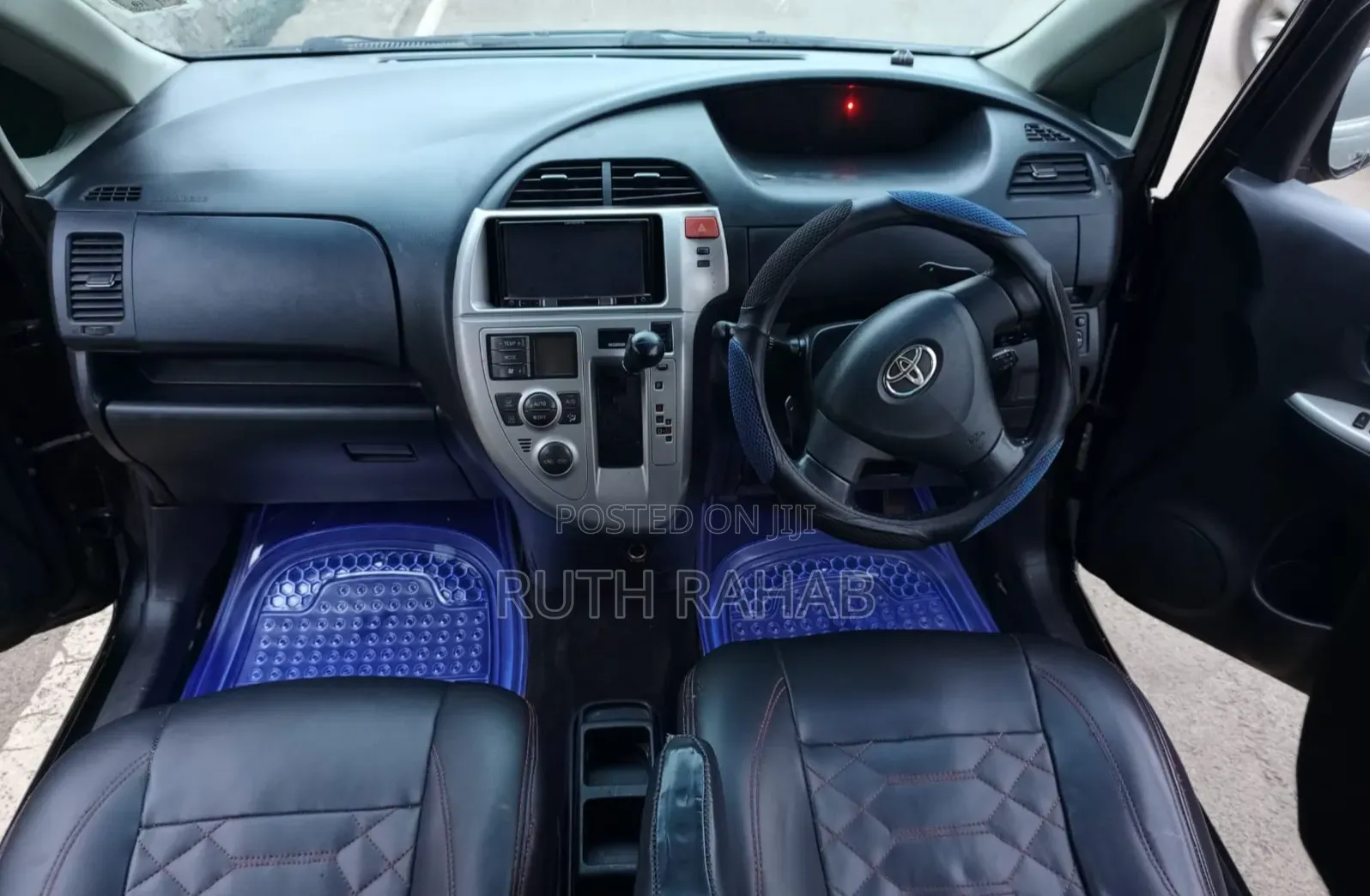 Toyota Ractis 2010 Black