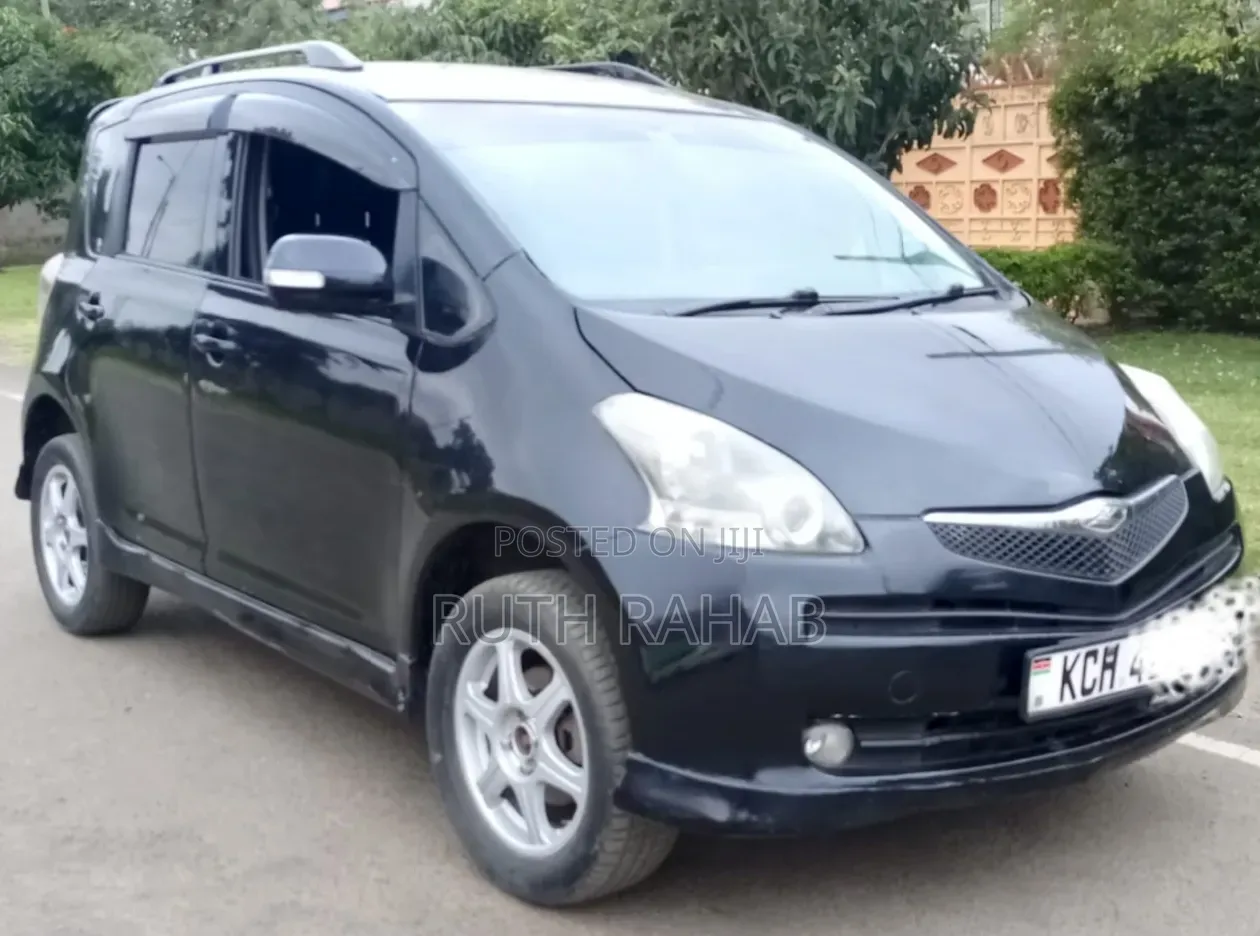 Toyota Ractis 2010 Black