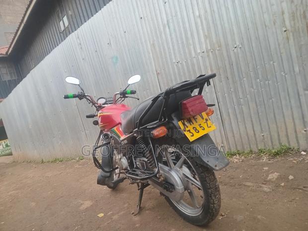 Honda CB 2021 Red