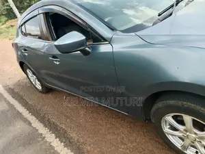 Mazda Axela SV Premium 2014 Blue