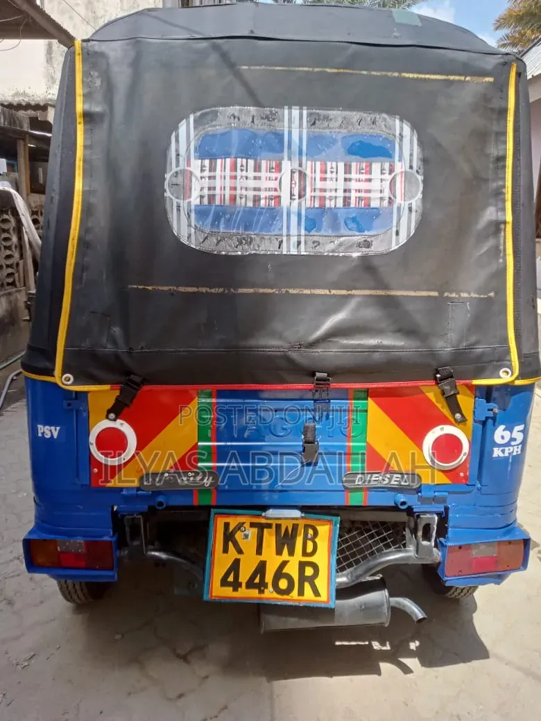 Piaggio 2020 Blue