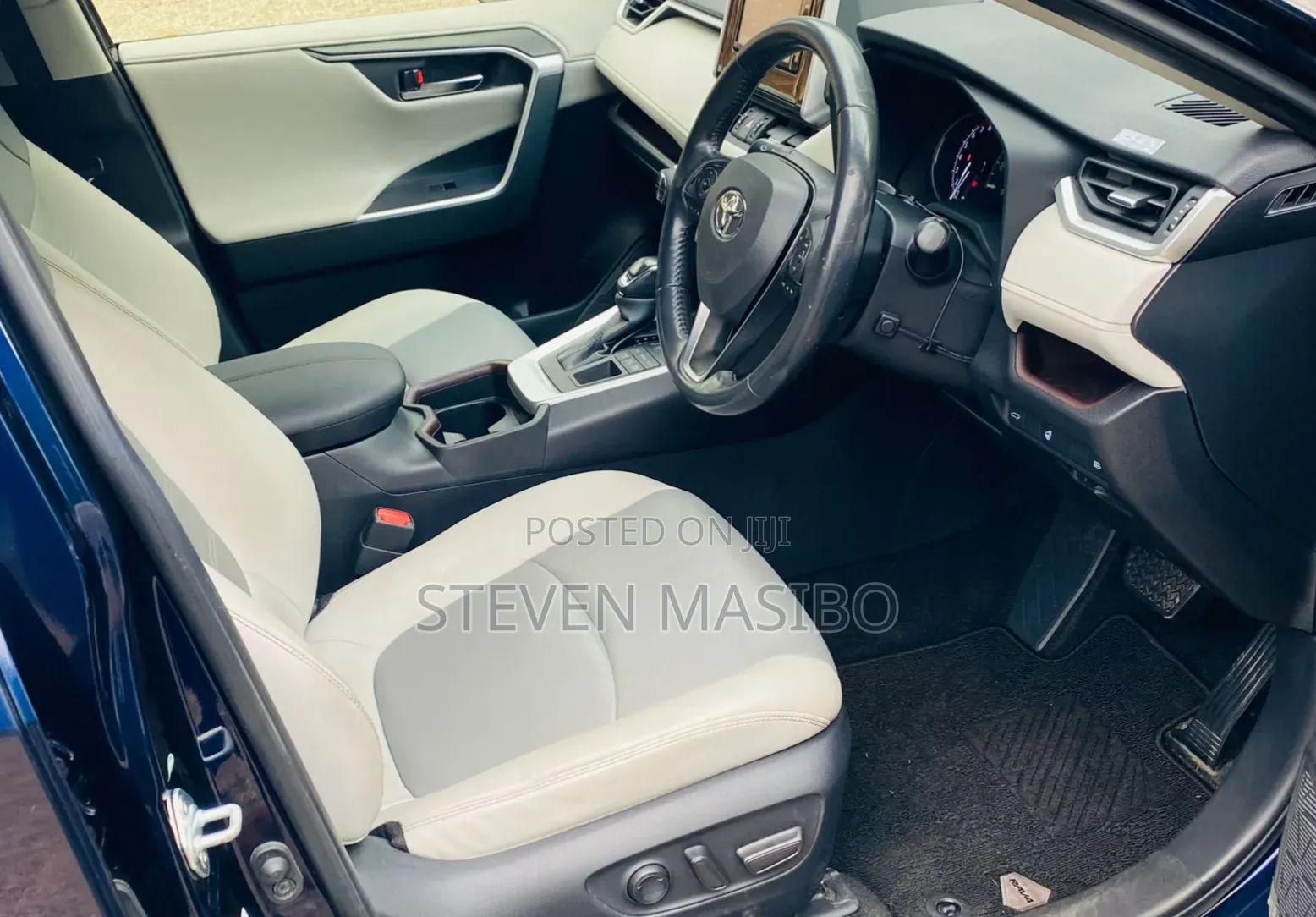 Toyota RAV4 2019 Blue