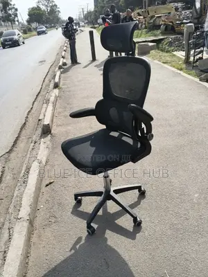 Office Chair With Flipping Hand