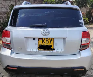 Toyota IST 2009 Silver