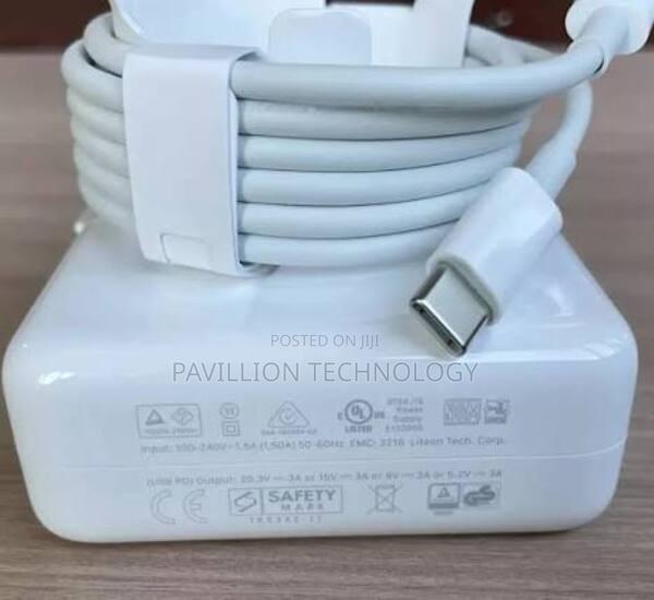 A1708 Charger 61 Watts - thumbnail 10
