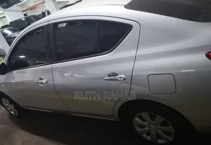 Nissan Latio 1.2 2013 Silver
