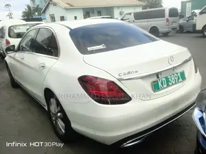 Mercedes-Benz C220 2019 Pearl