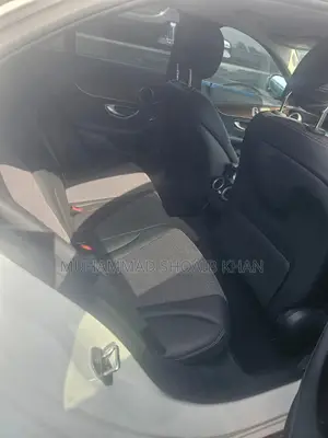 Mercedes-Benz C220 2019 Pearl