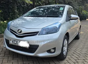 Toyota Vitz 2012 Silver