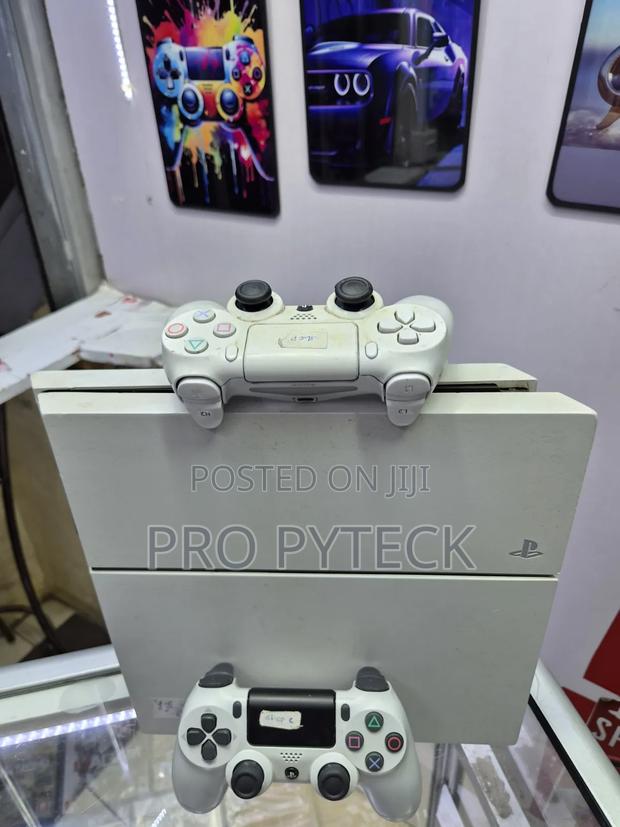 Playstation 4 Standard - thumbnail 4