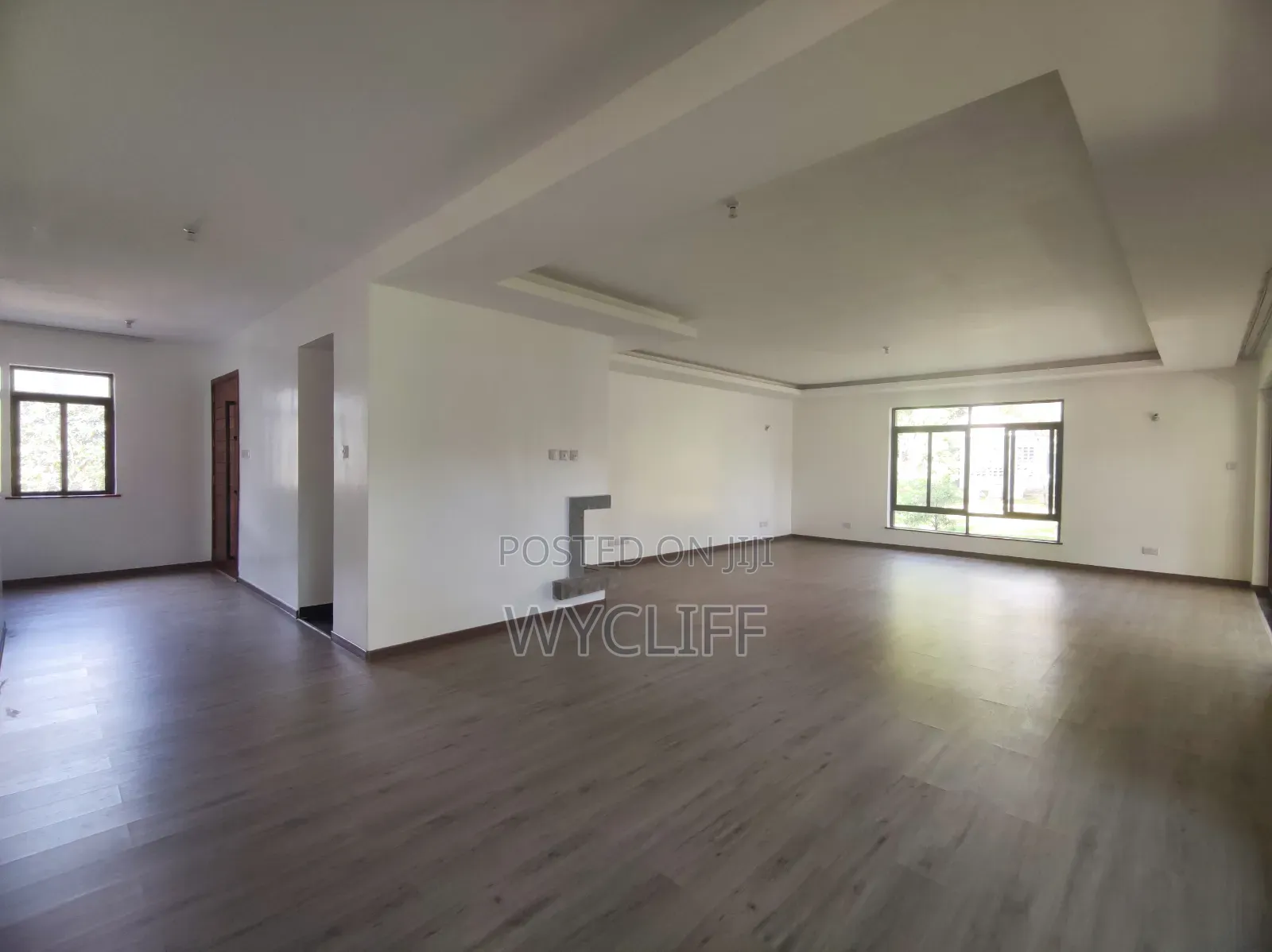 5bdrm Mansion in Hardy for sale
