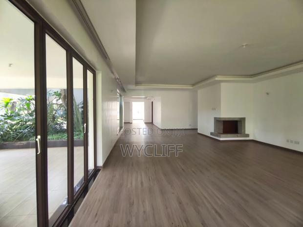 5bdrm Mansion in Hardy for sale - thumbnail 8