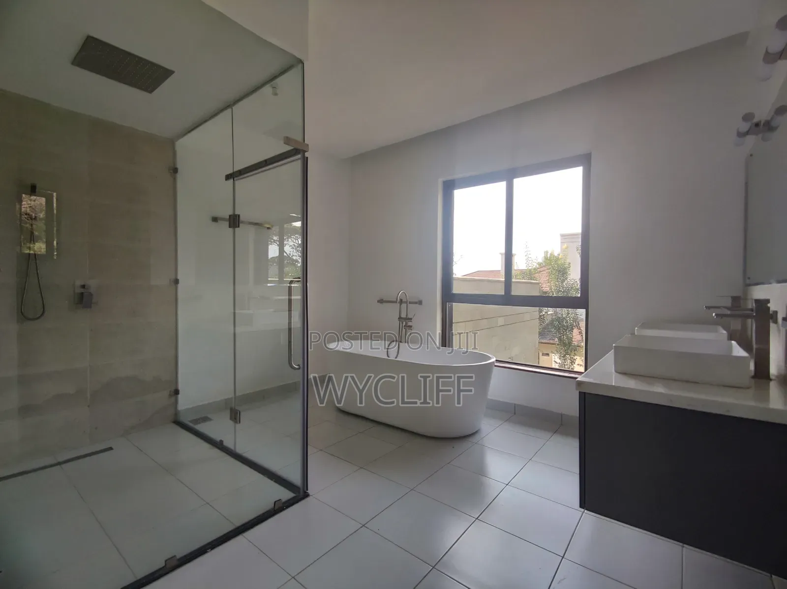 5bdrm Mansion in Hardy for sale