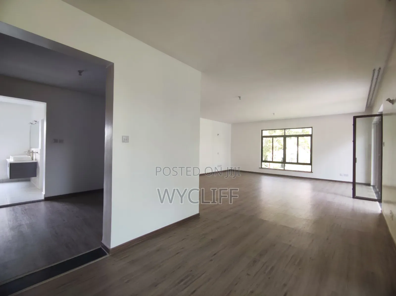 5bdrm Mansion in Hardy for sale