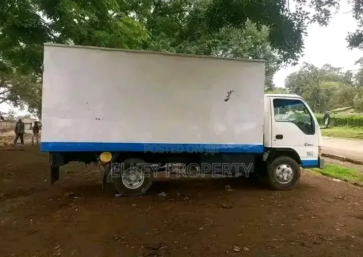 Isuzu Canter 4.3 2007 White