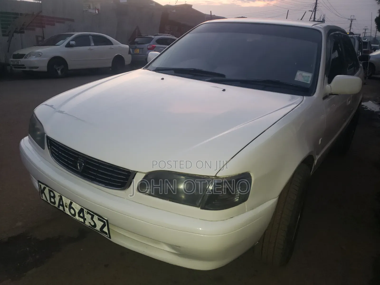 Toyota Corolla 2000 White