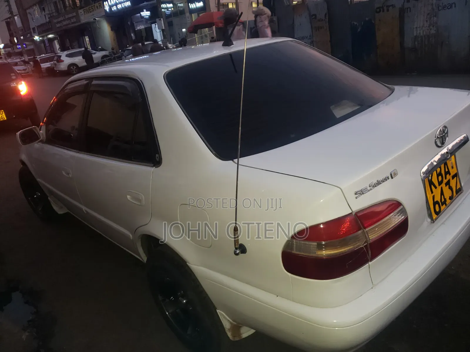 Toyota Corolla 2000 White