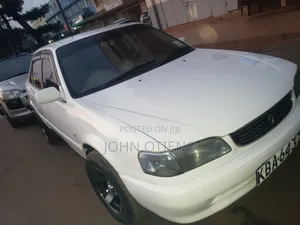 Toyota Corolla 2000 White