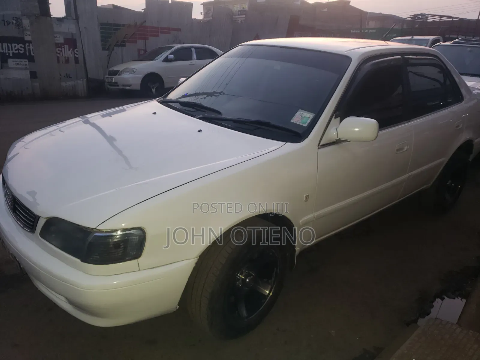 Toyota Corolla 2000 White