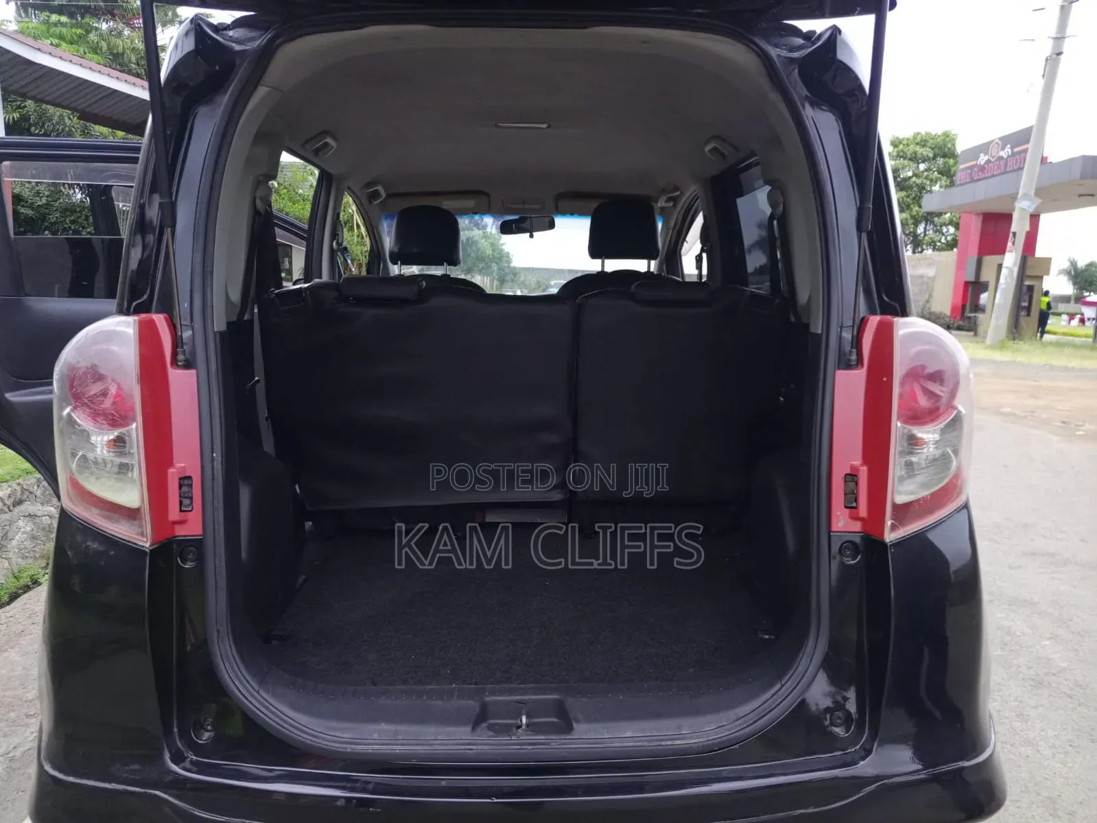 Toyota Ractis 2009 Black