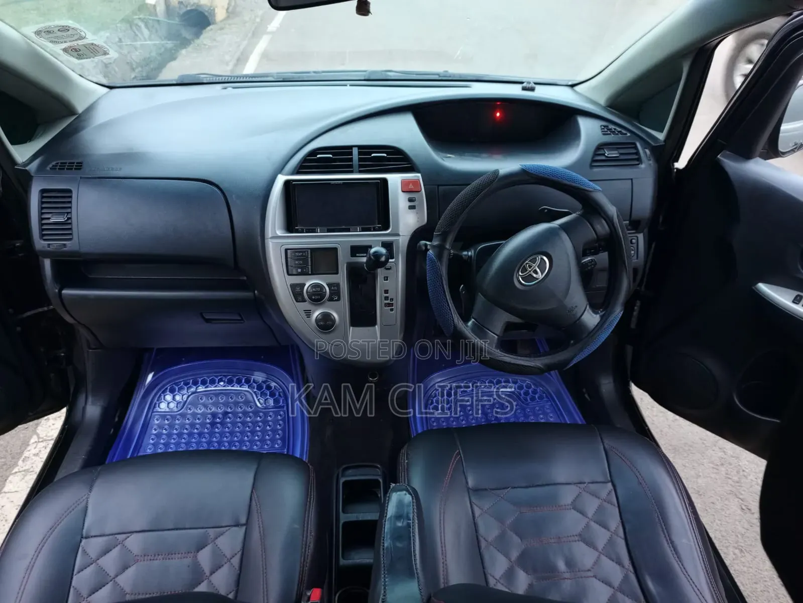 Toyota Ractis 2010 Black