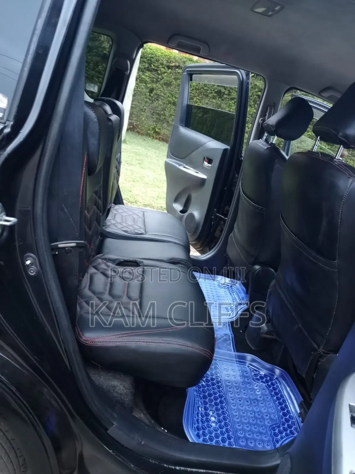 Toyota Ractis 2010 Black
