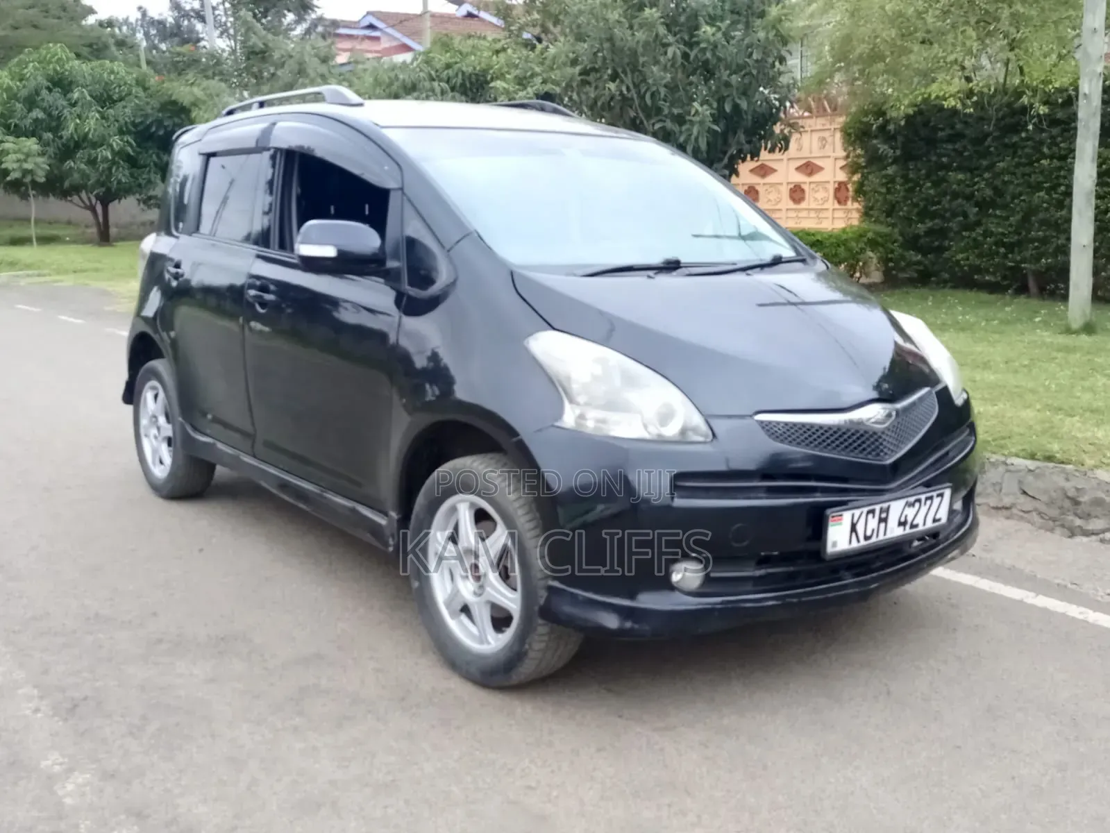 Toyota Ractis 2010 Black