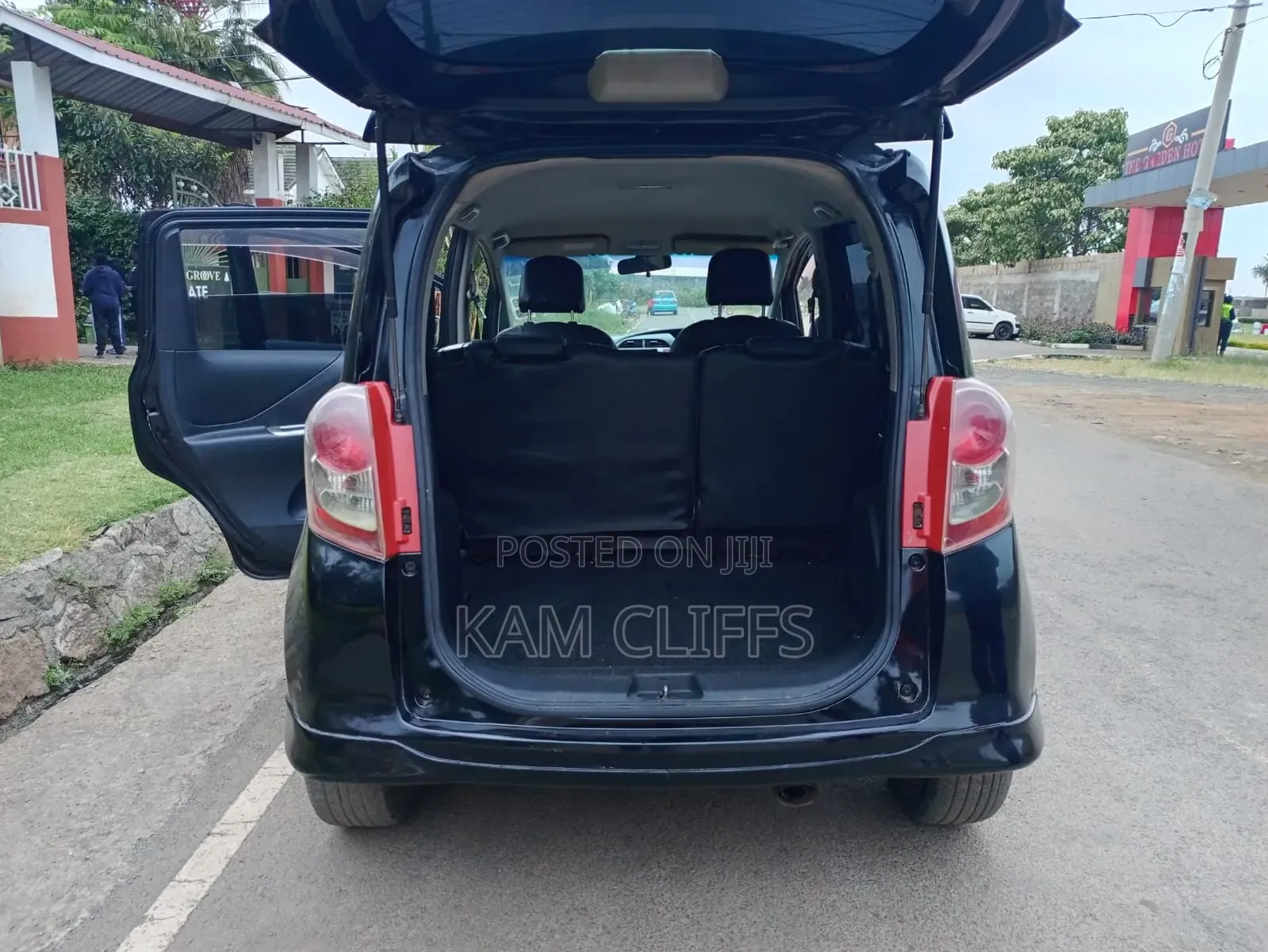 Toyota Ractis 2010 Black