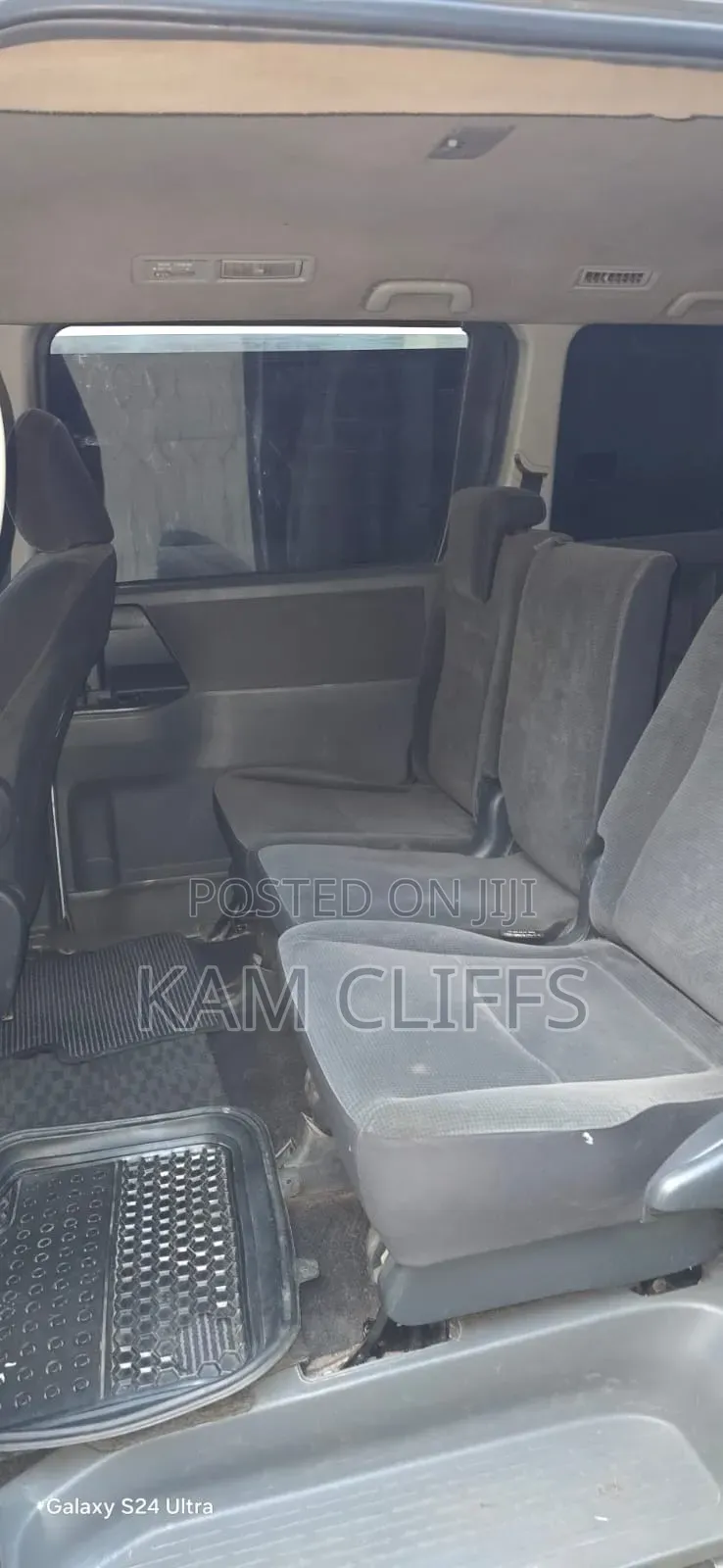 Toyota Noah 2011 Silver