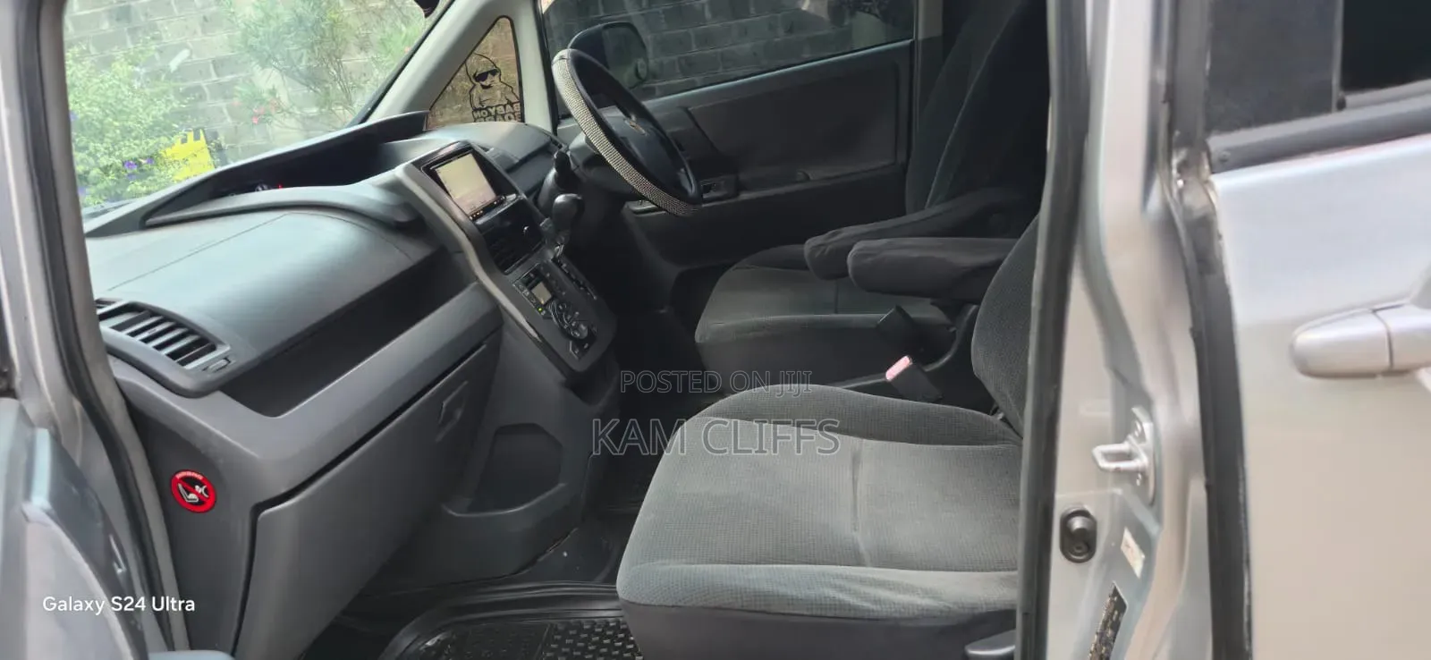 Toyota Noah 2011 Silver