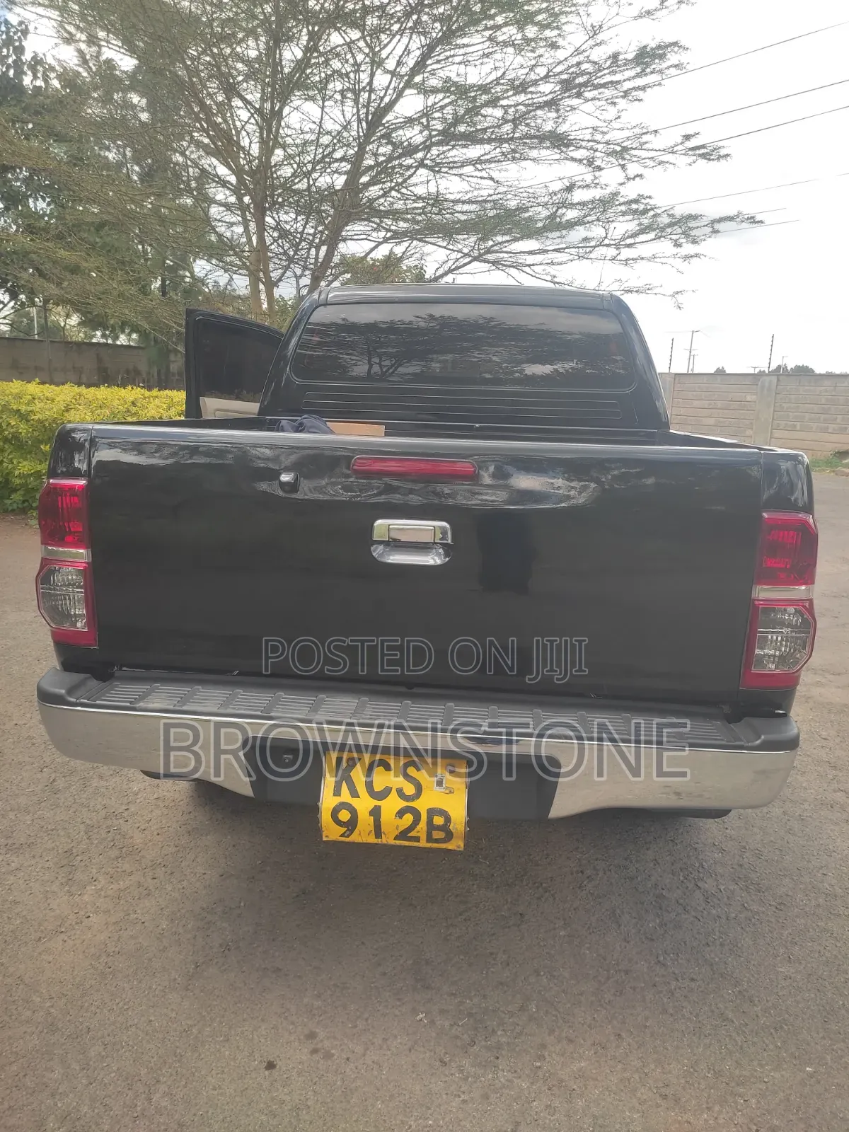 Toyota Hilux 2011 Black