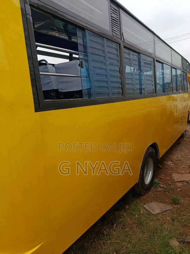 Isuzu NQR 2015 Yellow - thumbnail 3