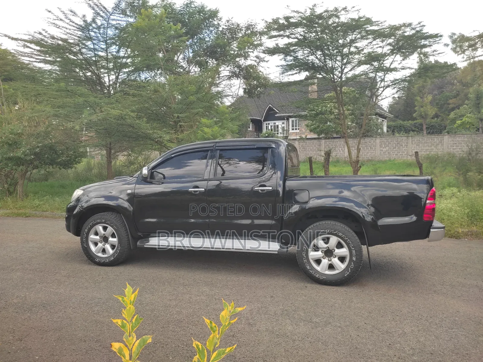 Toyota Hilux 2011 Black