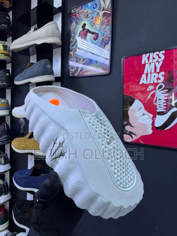 Gray Nike X Travis Scott Mind - thumbnail 2