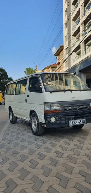 Toyota HiAce 2004 White