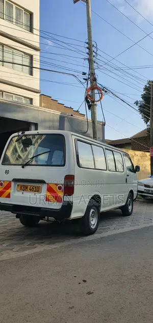 Toyota HiAce 2004 White