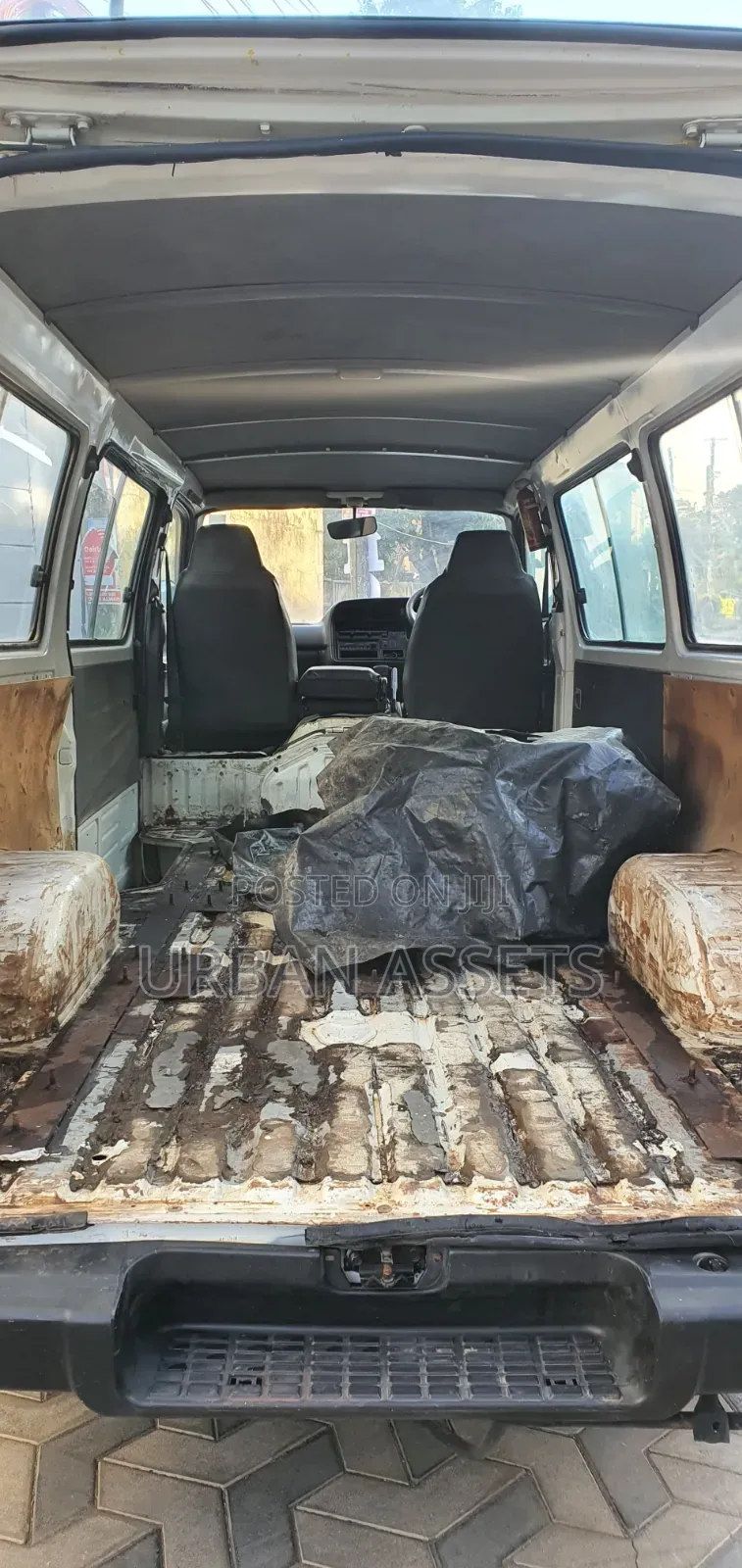 Toyota HiAce 2004 White
