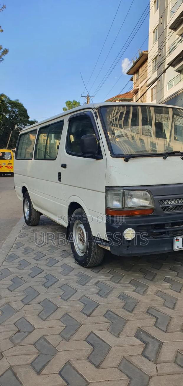 Toyota HiAce 2004 White - thumbnail 9