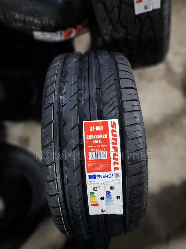 255/35r20 Sunfull Tyre