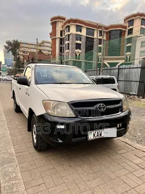 Toyota Hilux 2006 White