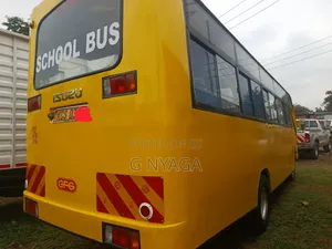 Isuzu NQR 2018 Yellow
