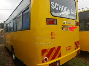 Isuzu NQR 2018 Yellow