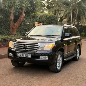 Toyota Land Cruiser 2011