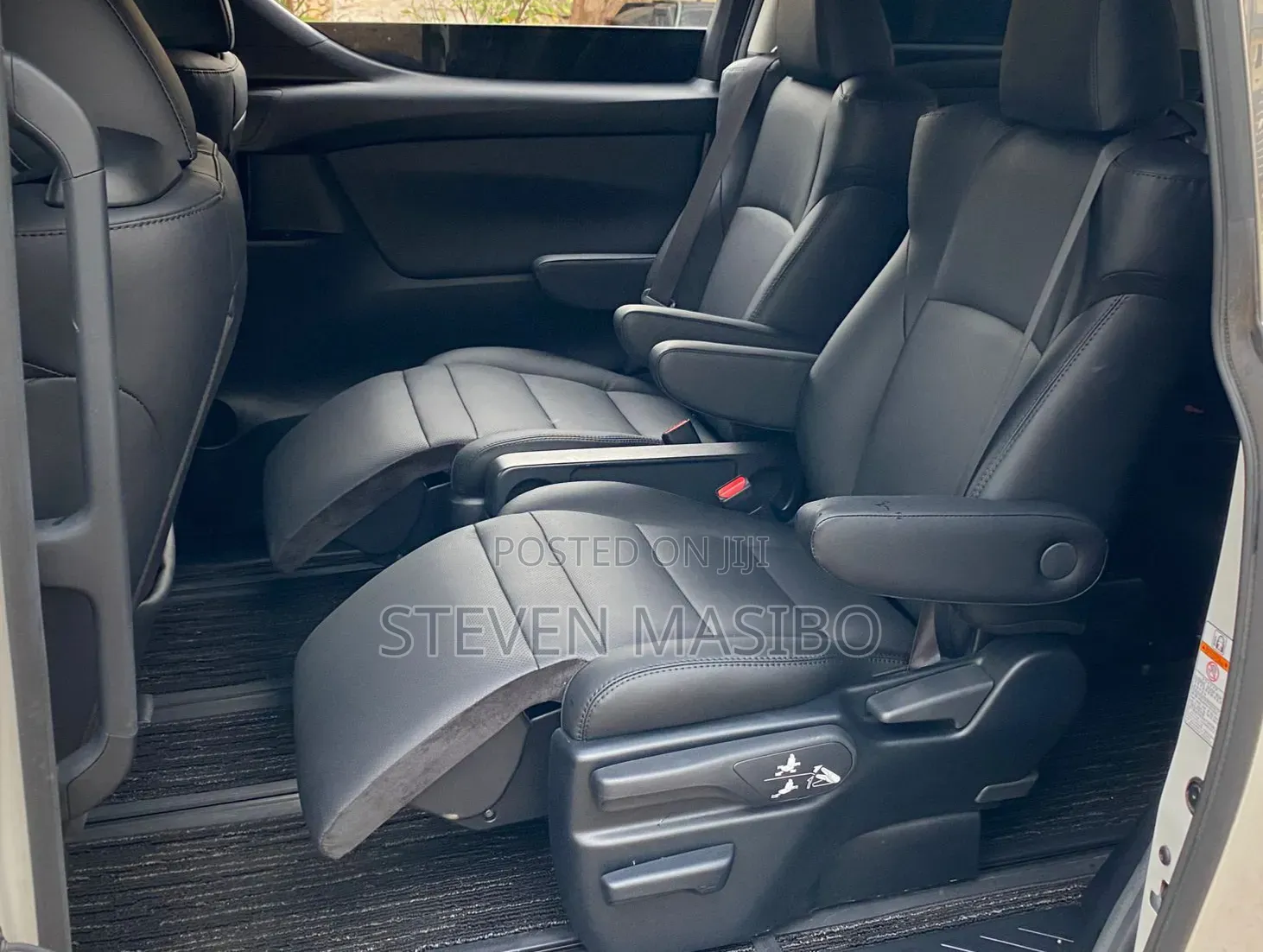 Toyota Vellfire 2019 White