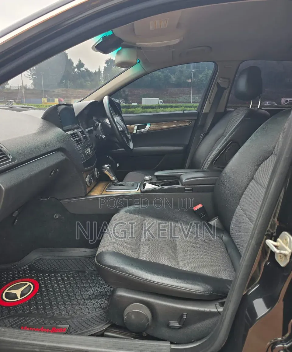 Mercedes-Benz C200 2010 Black