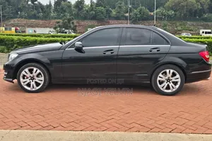 Mercedes-Benz C200 2010 Black