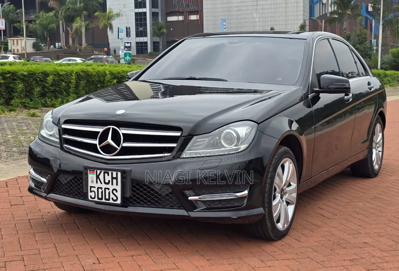 Mercedes-Benz C200 2010 Black