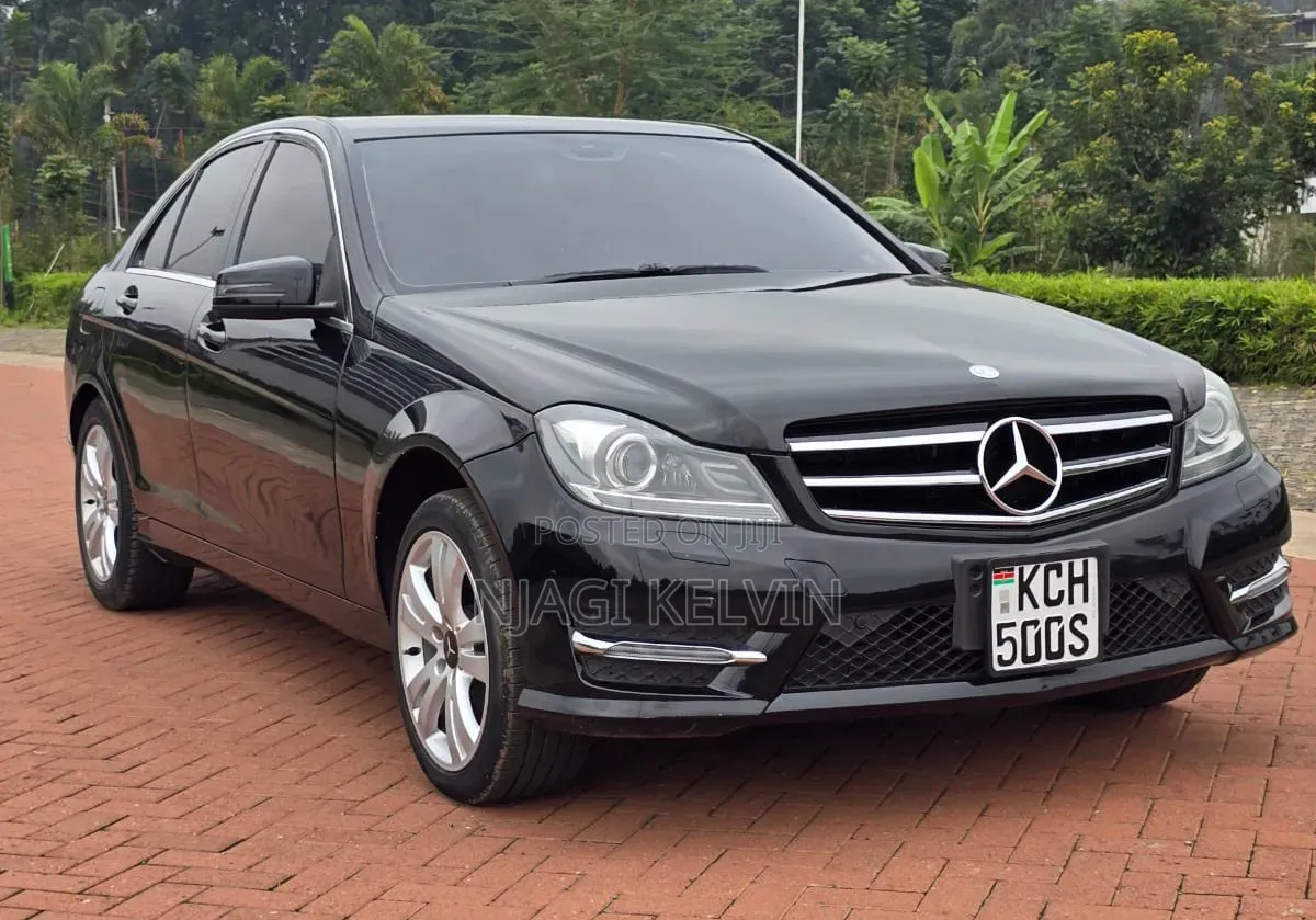 Mercedes-Benz C200 2010 Black