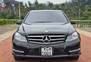 Mercedes-Benz C200 2010 Black